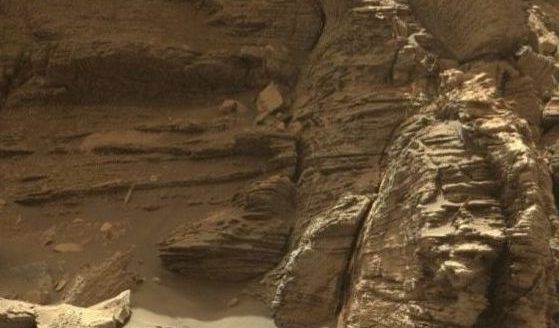 Скалы на Марсе: уникальные кадры NASA