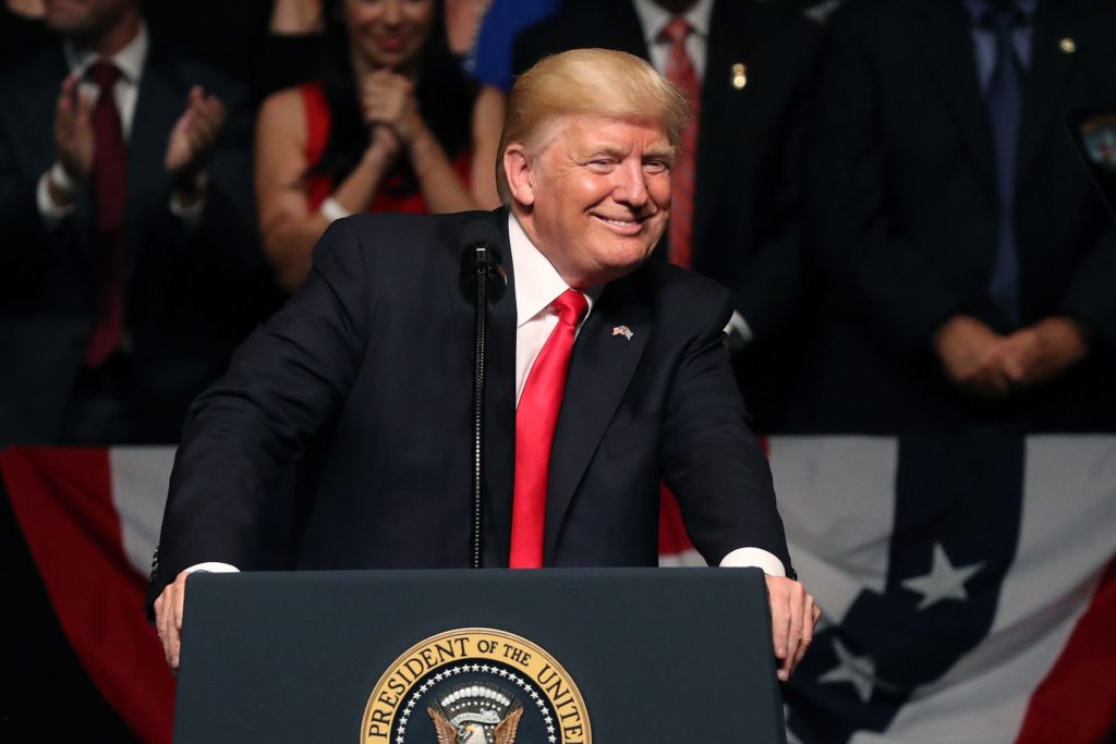 Що привезти Трампу з України? 5 подарунків президенту