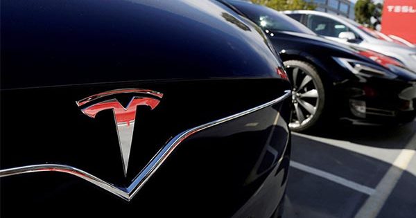 Tesla зазнала рекордних збитків. Ілон Маск розповів, чому
