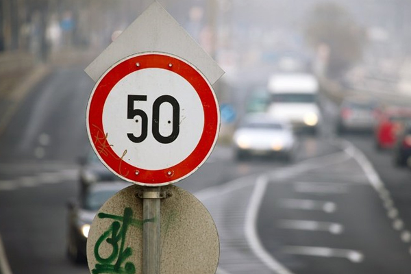 Обмеження швидкості до 50 км/год в Україні набуде чинності з 1 січня 2018