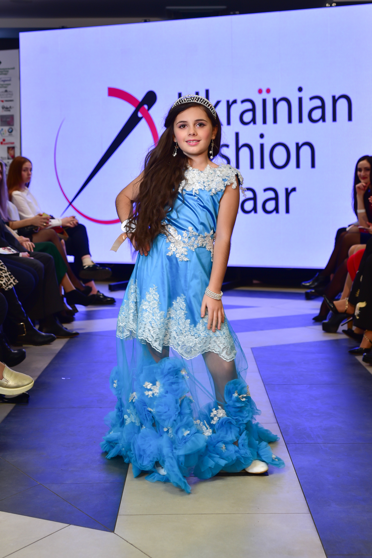 Четвертый Ukraїnian Fashion Bazaar собрал дизайнеров из разных городов Украины Фото 2