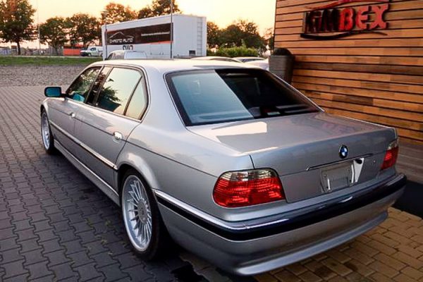 Рідкісну версію BMW “сімки” виставили на продаж