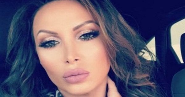 Избивали и заставляли захлебываться: порнозвезда заявила об изнасиловании на съемках