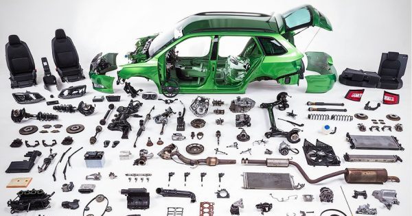 Skoda Fabia розібрали до гвинтика за хвилину