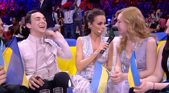 Евровидение 2018: Melovin укусил ведущую в прямом эфире