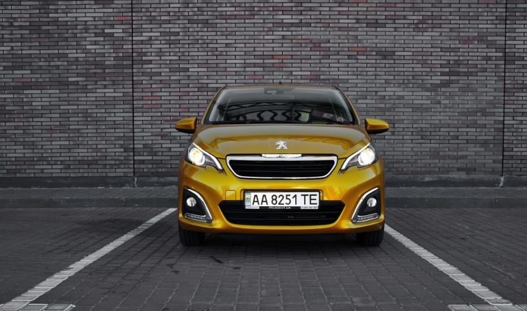 Тест-драйв Peugeot 108: левеня в міських джунглях Фото 13