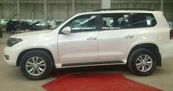 Китайці клонували Toyota Land Cruiser 200