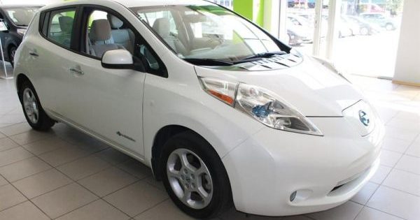 10 найкращих бюджетних електрокарів з салону
