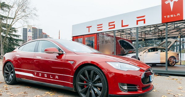 Tesla обещает отправить в космос ваше фото — условие
