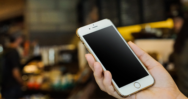Пользователи iPhone смогут разблокировать телефон, не снимая маски