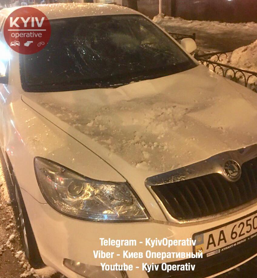 Авто розбила бурулька – як довести і відшкодувати збиток Фото 1