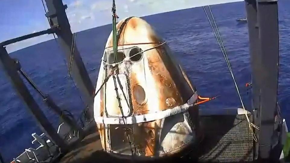 SpaceX зафиксировала успешное возвращение нового космического корабля