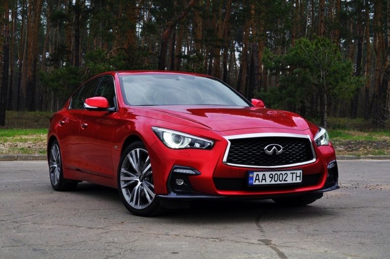 Тест-драйв Infiniti Q50s: секс и город Фото 12