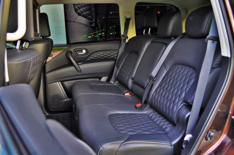 Тест-драйв Infiniti QX80: размер имеет значение Фото 8