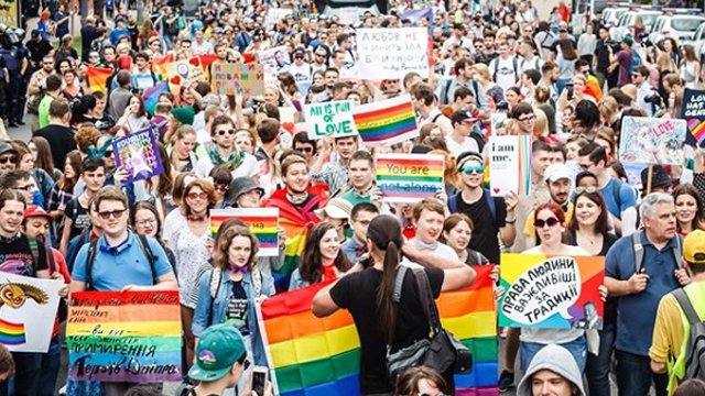 Марші рівності: чому на них не соромляться ходити в світі і як проходять в Україні