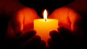 Чому потрібно ходити на цвинтар на Червону гірку, а не на Великдень