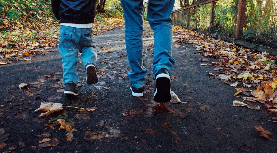 Привітання з Міжнародним днем сина у СМС та картинках