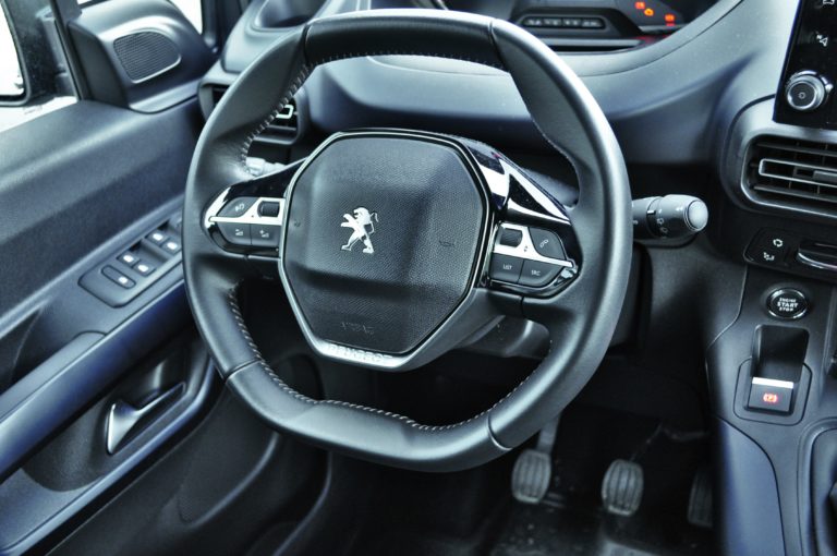 Тест-драйв Peugeot Rifter: что за зверь?