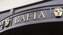 Стали известны победители кинопремии BAFTA 2022 Этот жест для Путина: Ребел Уилсон показала средний палец на церемонии BAFTA