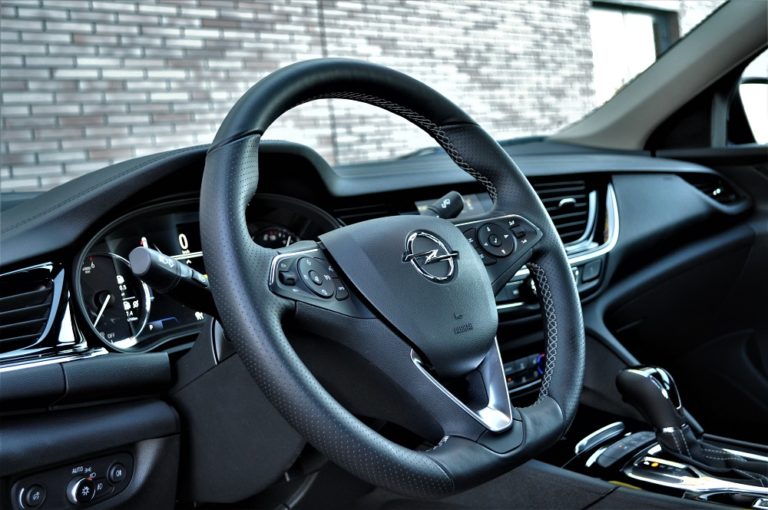 Тест-драйв Opel Insignia: суворий німець Фото 5