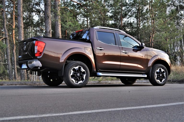 Тест-драйв Nissan Navara: пікап в українських умовах Фото 1
