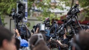 Ти ж журналіст: 10 стереотипів про працівників ЗМІ
