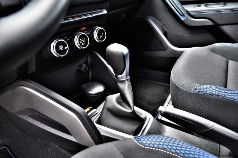 Renault Duster Ultramarine: бюджетно та стильно Фото 5