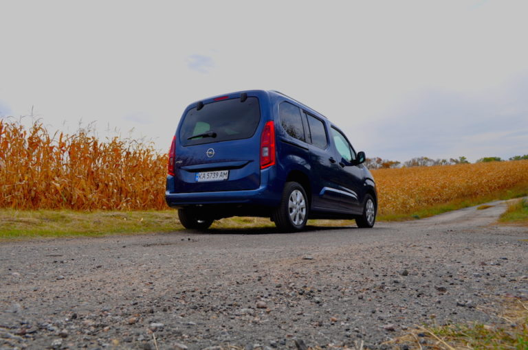 Тест-драйв Opel Combo Life: немец или француз? Фото 12