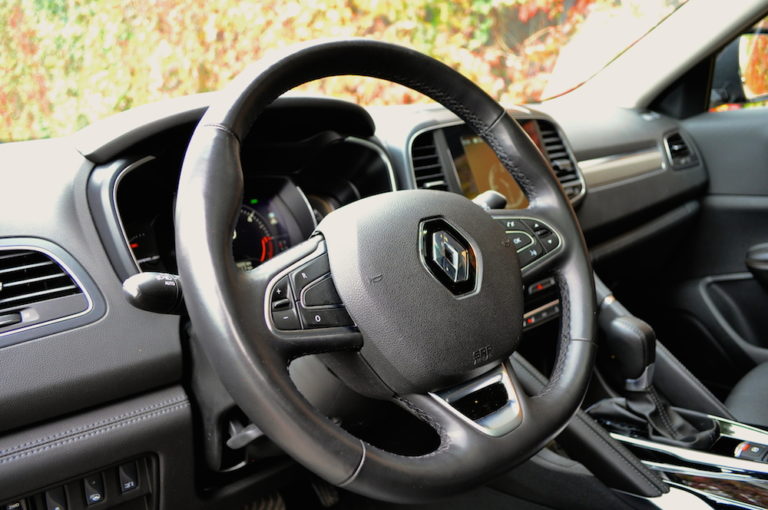 Тест-драйв Renault Koleos: знайти десять відмінностей Фото 7