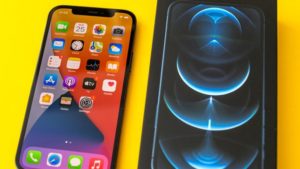Пользуются идеями Джобса: Дуров назвал iPhone 12 Pro куском железа