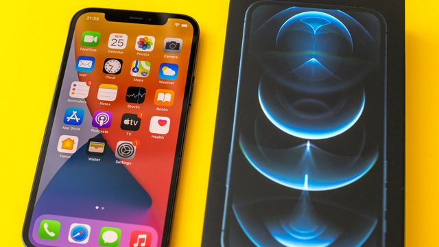 Пользуются идеями Джобса: Дуров назвал iPhone 12 Pro куском железа