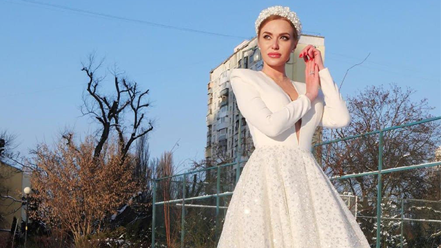 Я хвора, але красива: Слава Камінська в образі нареченої позувала у -15
