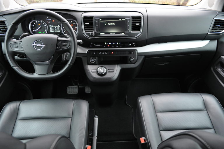Тест-драйв Opel Zafira Life: абсолютно другая Zafira Фото 3