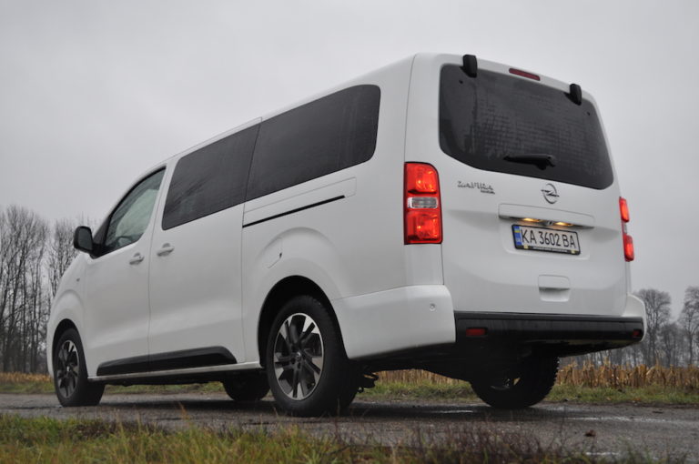 Тест-драйв Opel Zafira Life: абсолютно другая Zafira Фото 2
