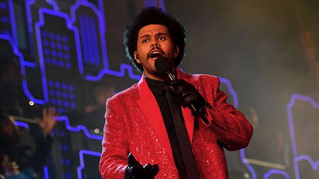 Кристали та 250 годин ручної роботи: як шили піджак The Weeknd для Супербоула