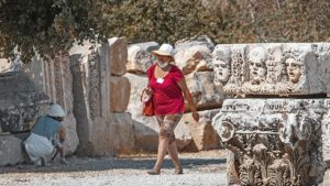 У Греції через компанію Mouzenidis Travel застрягли українці: МЗС допомагає їм повернутися