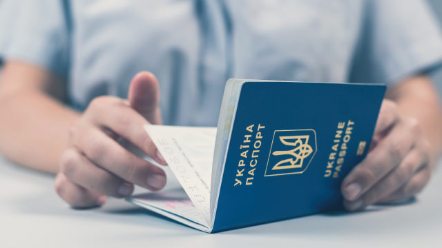 Україна втратила дві позиції в індексі сили паспортів