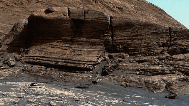 Ровер Curiosity зробив селфі на тлі скелі Марса – NASA Фото 2