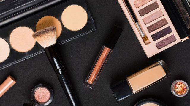 Декоративна косметика на кожен день: 7 незамінних засобів