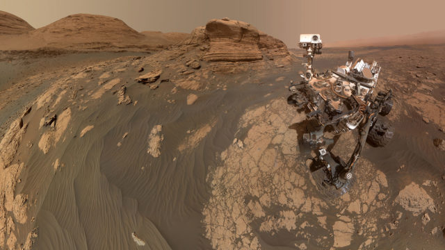 Ровер Curiosity зробив селфі на тлі скелі Марса – NASA Фото 1