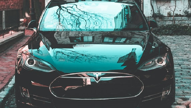 $130 тыс. и разгон за 1,99 секунды: Маск представил Tesla Model S Plaid