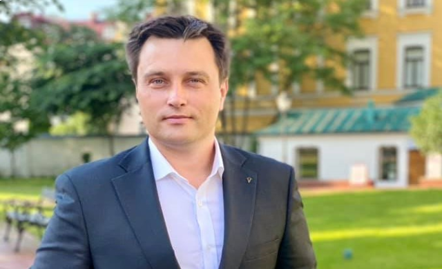 Ведучий Фактів.Спорт Андрій Ковальський отримав відзнаку За відповідальне батьківство