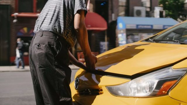Як дізнатися коли потрібно заправляти кондиціонер у машині Фото 1