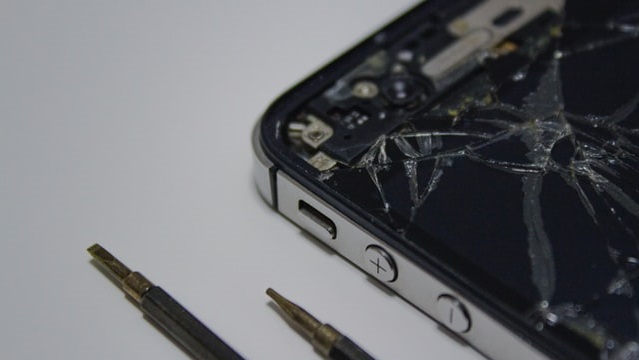Гаджети Apple ремонтують у нелюдських умовах: співробітники розкрили всю правду