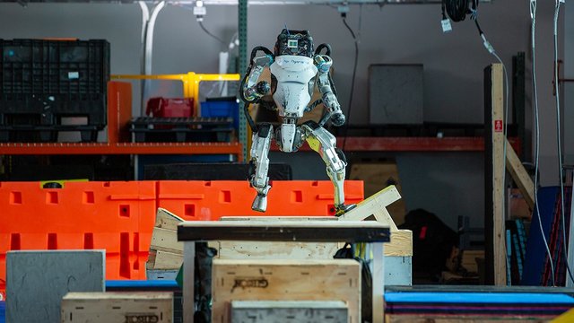 Сальто назад и паркур: как видят и двигаются роботы Atlas от Boston Dynamics