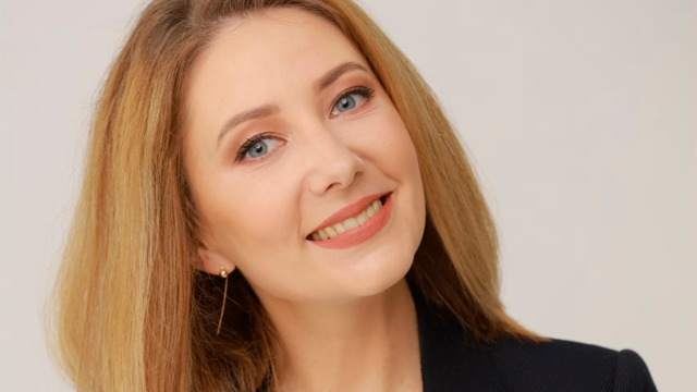 Ведуча Вікна-новини Оля Кучер стала мамою – перші фото з пологового
