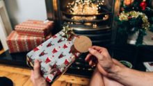 Як вирізати красиву сніжинку з паперу