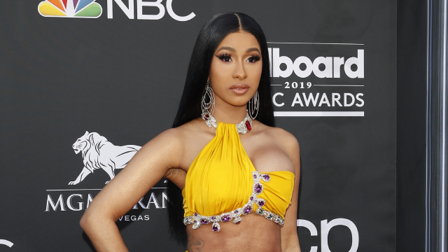 Cardi B хочет оплатить похороны 17 человек, погибших в пожаре в Бронксе