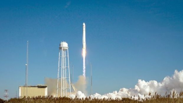 В США из космодрома успешно запустили украинско-американскую ракету Antares