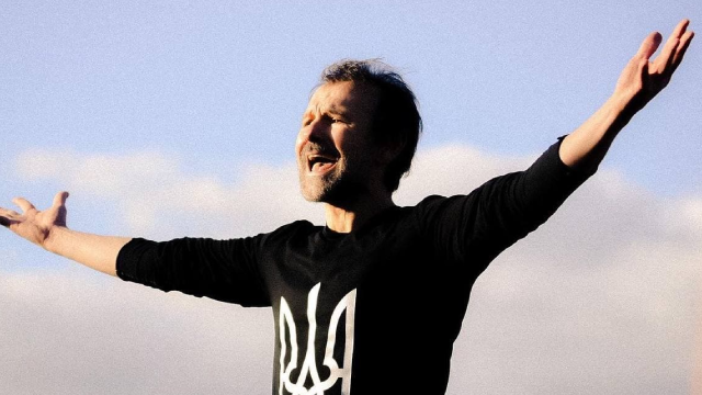 Як вуличні музиканти: Океан Ельзи перетворили міст на сцену та заспівали для українців